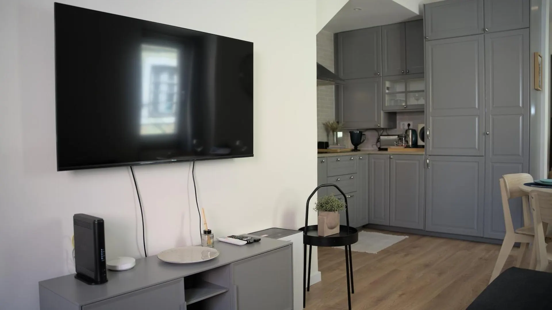 Elegant Central Lisbon Flat Shared Outstanding Terrace 포르투갈